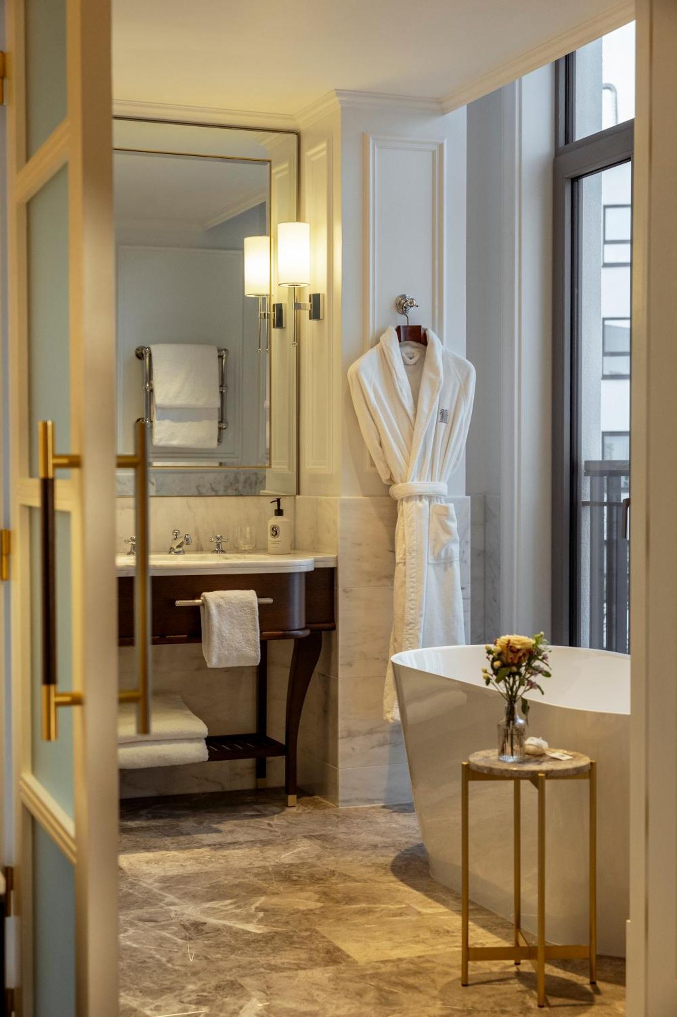 Corinthia Grand Hotel Astoria Брюссель Экстерьер фото